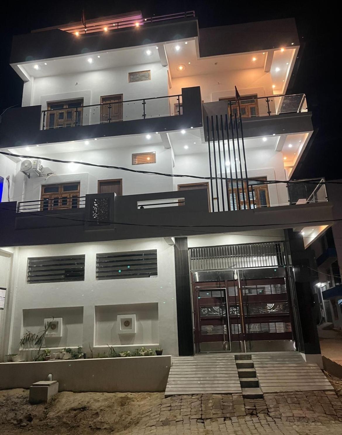 Shri Ram International Home Stay Ayodhya Zewnętrze zdjęcie